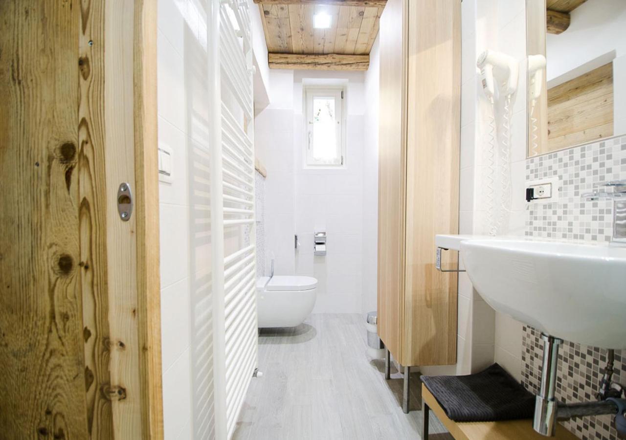 Casa Tosca - Holiday Home Torbole Sul Garda Eksteriør billede