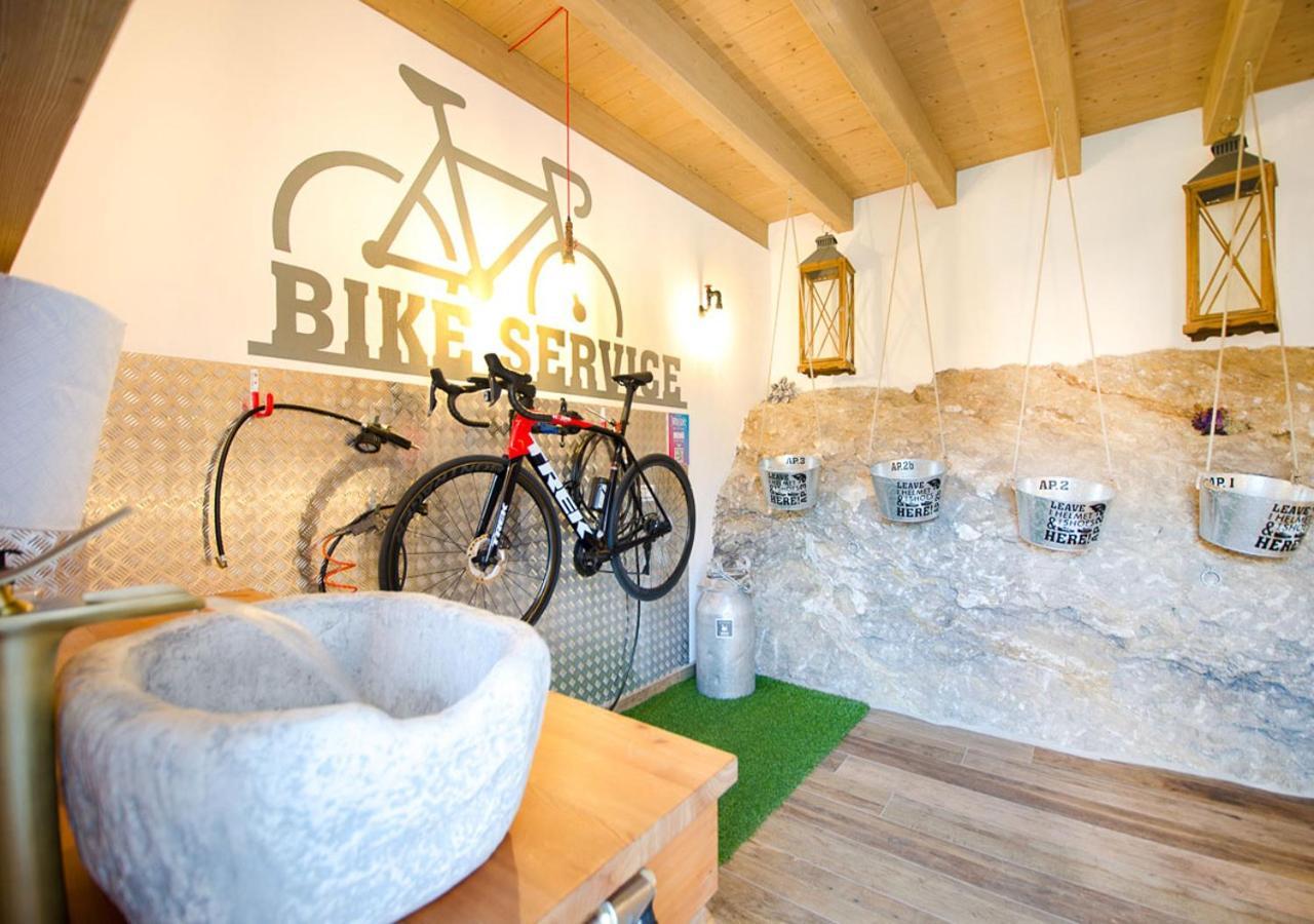 Casa Tosca - Holiday Home Torbole Sul Garda Eksteriør billede