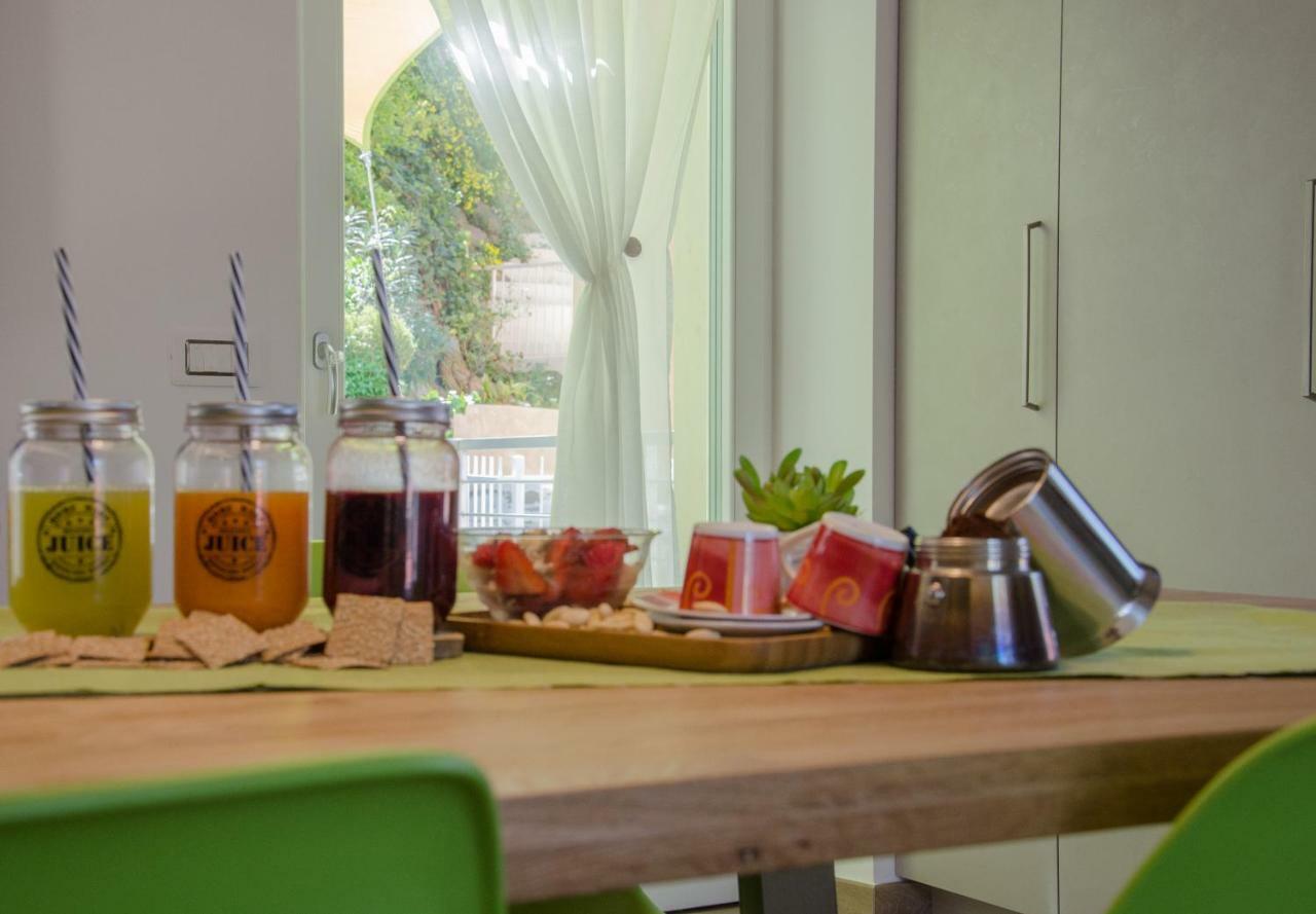 Casa Tosca - Holiday Home Torbole Sul Garda Eksteriør billede